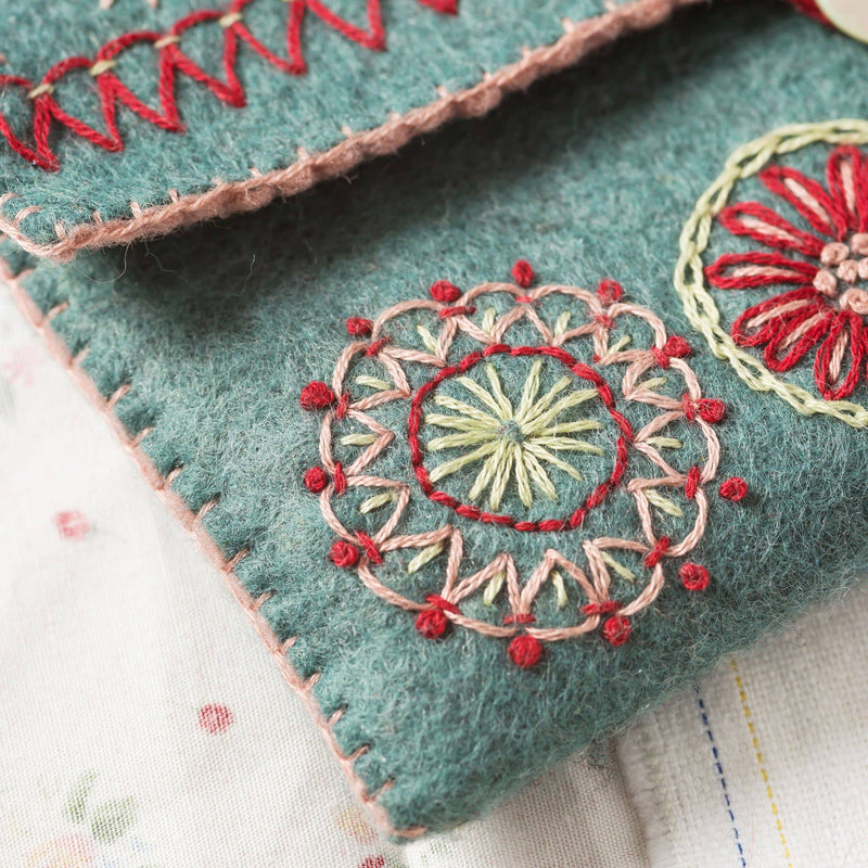 Notions Pouch Felt Craft Mini Kit