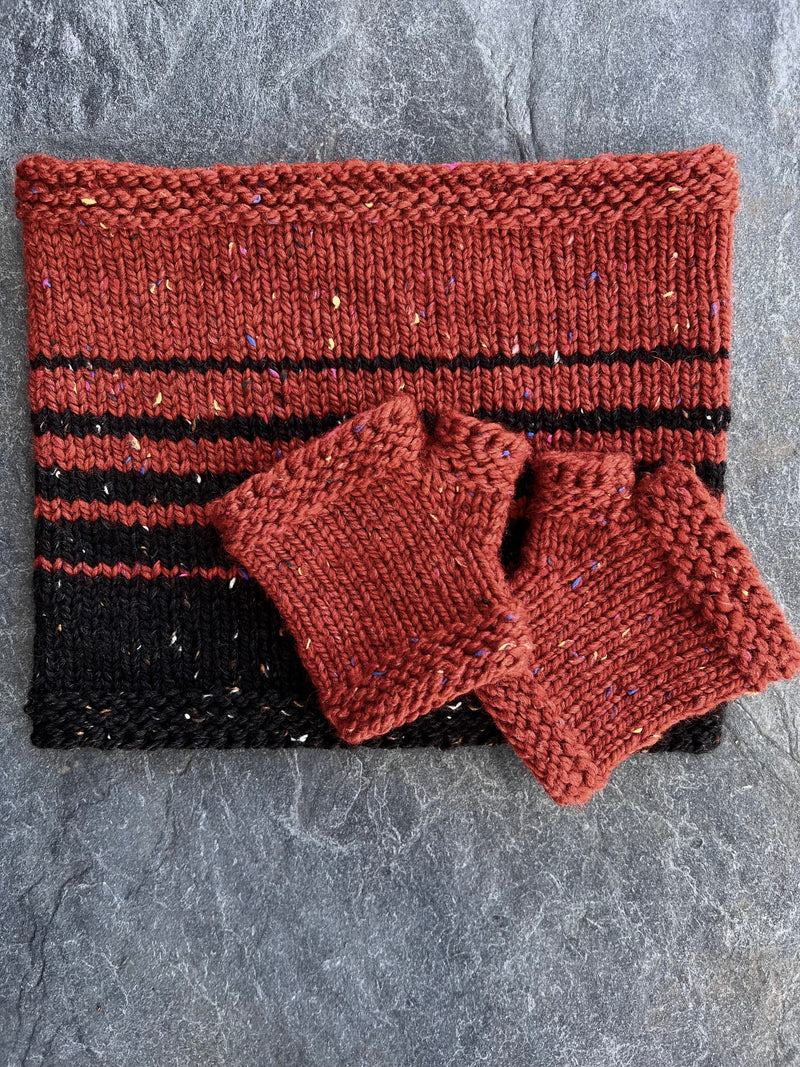 Knitting Kit: In The Round Cowl in BC Garn Hamelton Tweed 2 Chunky GOTS certified organic yarn